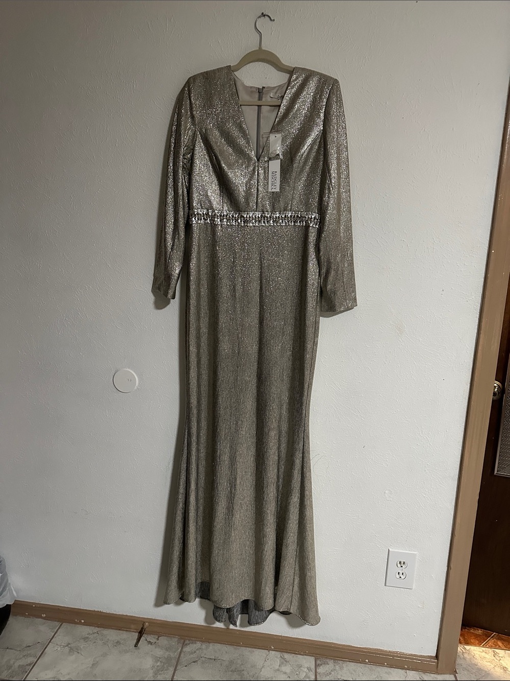 Badgley Mischka Metallic Silver Long-Sleeve V-Neck Evening Gown